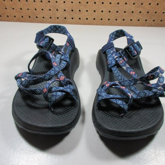Chaco womens blue an red geometric strappy hiking sandals 7 M - Picture 2 of 6